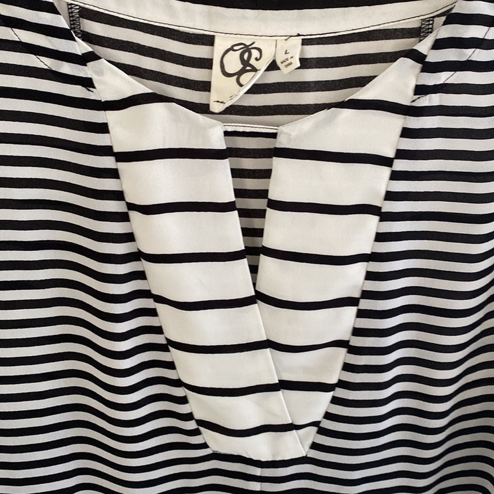 One September black/white top size Large - Picture 3 of 4